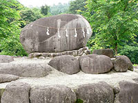 龍師火帝の碑