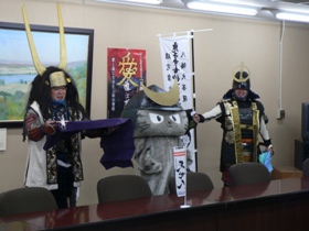 彦根から「しまさこにゃん」が来市!!